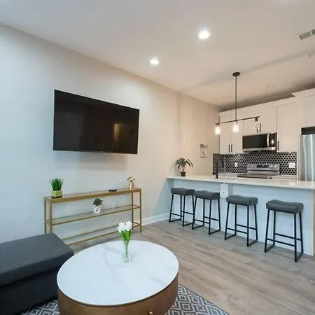 Modern Lux 2Br Apartment In Dc With Patio